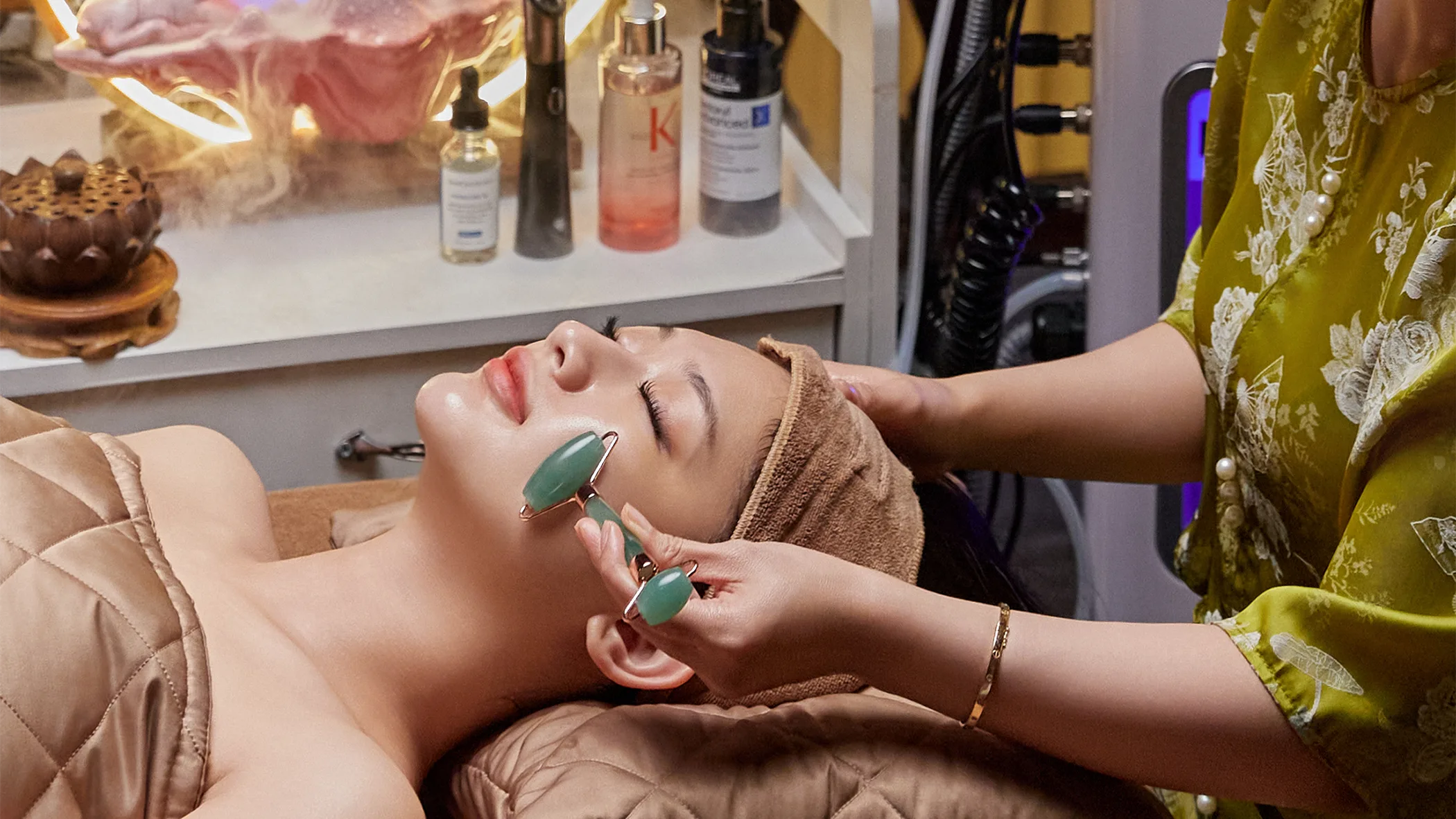 Guasha Facial Therapy